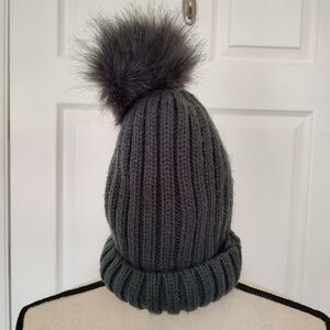 Gray Knit Winter Pom Pom Hat